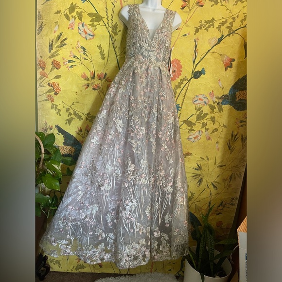 MAC DUGGAL Embroidered Floral Ball Gown - Picture 4 of 7